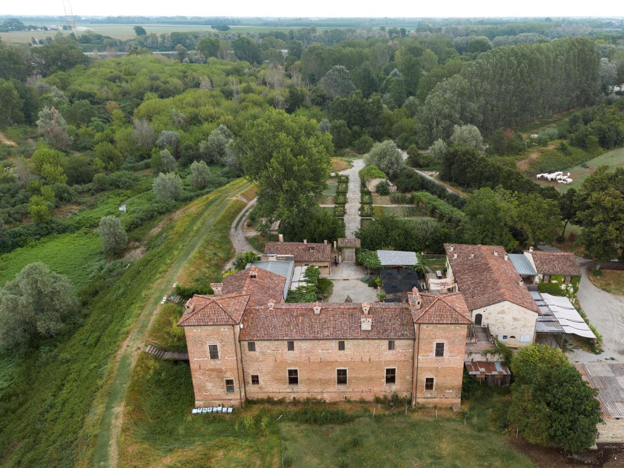 Antica Corte Pallavicina Relais Polesine Parmense Exteriör bild