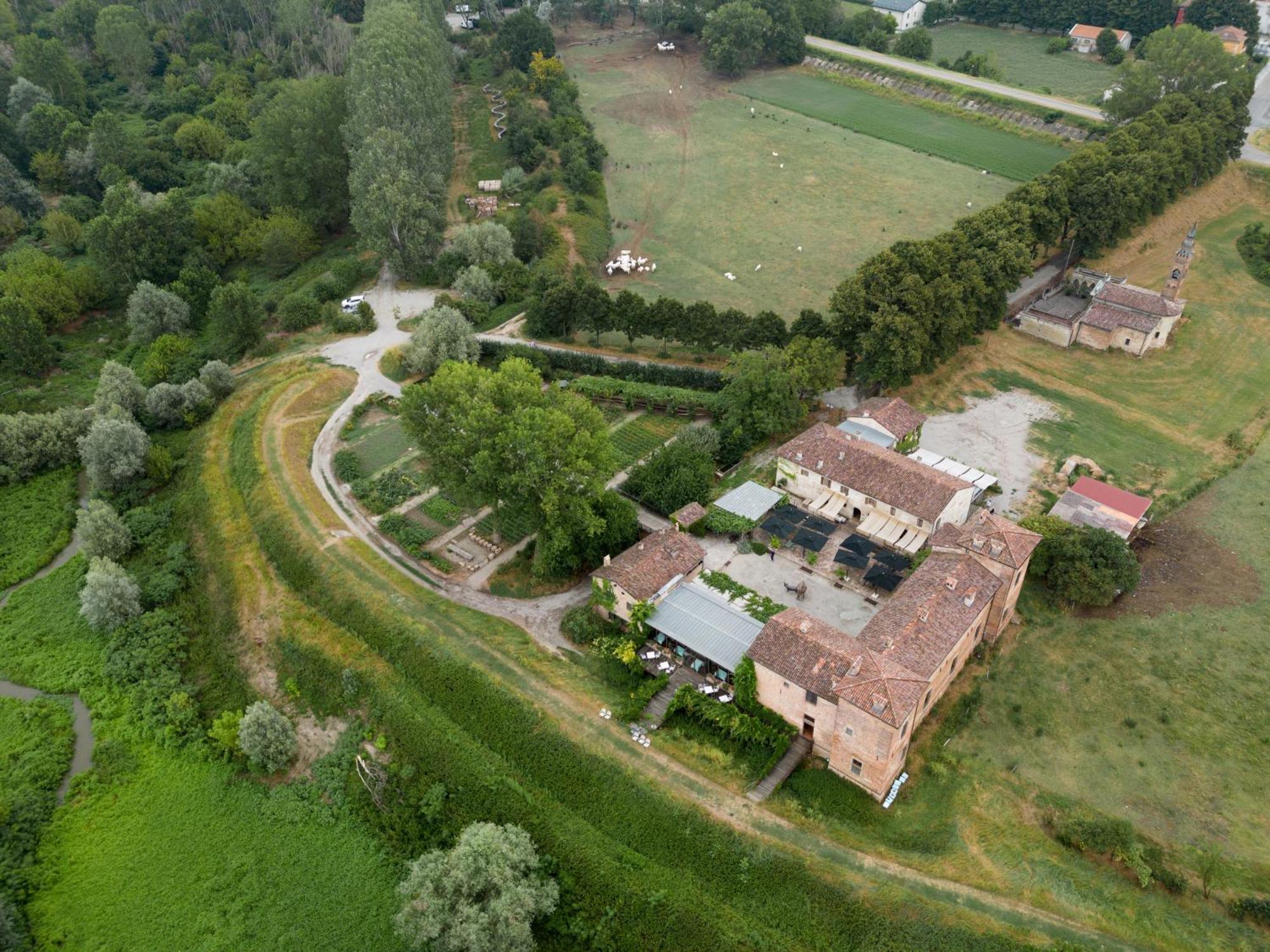 Antica Corte Pallavicina Relais Polesine Parmense Exteriör bild