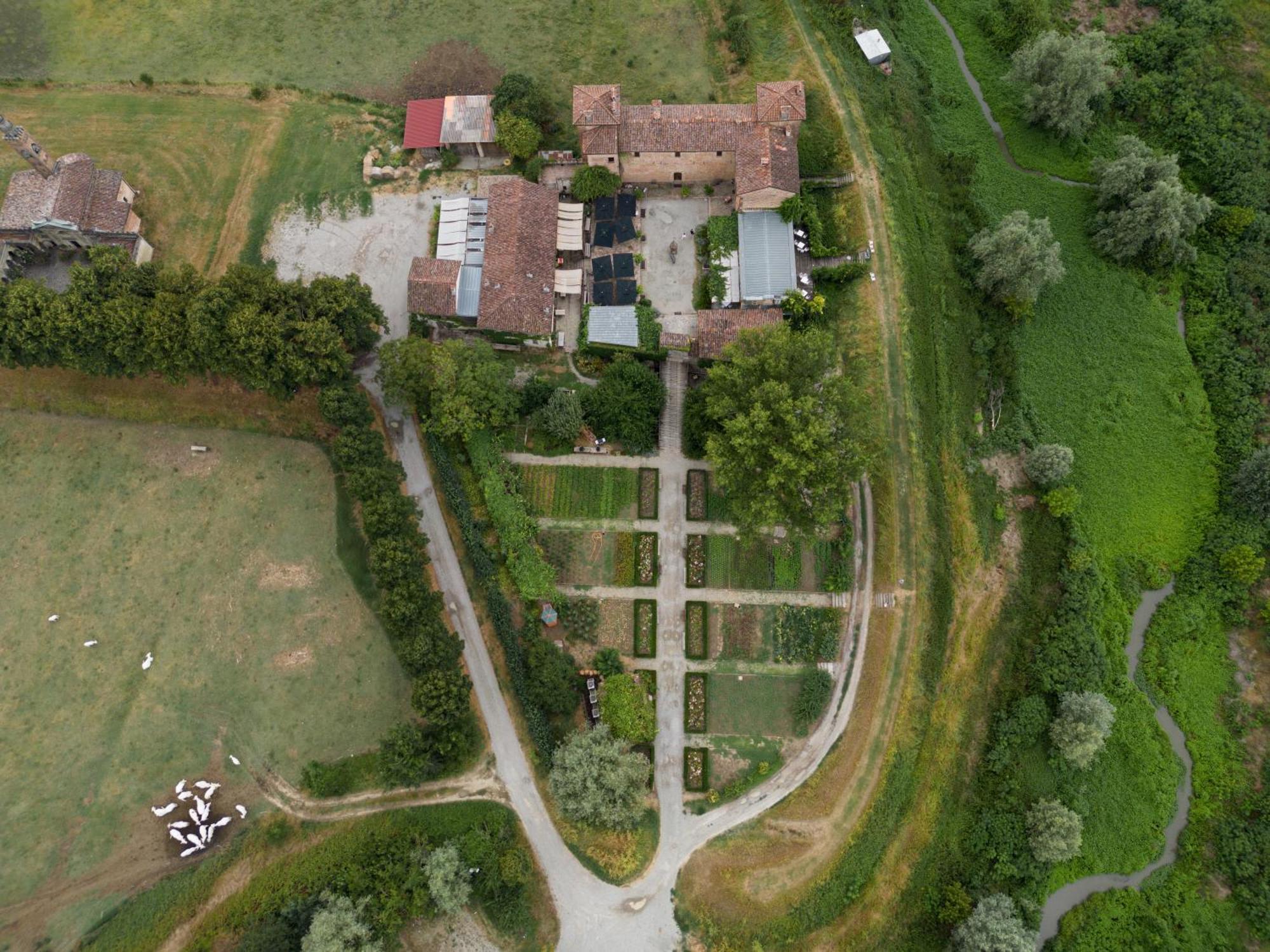 Antica Corte Pallavicina Relais Polesine Parmense Exteriör bild