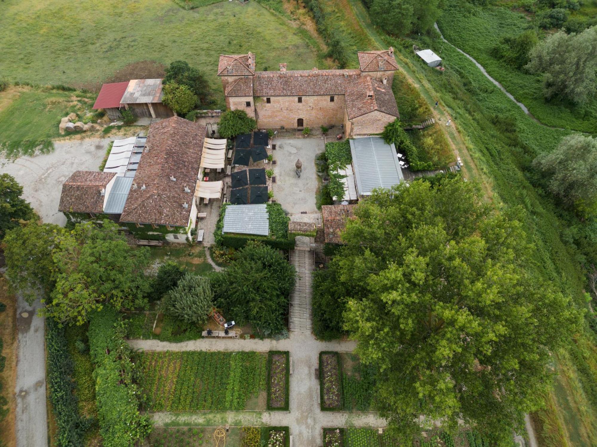 Antica Corte Pallavicina Relais Polesine Parmense Exteriör bild