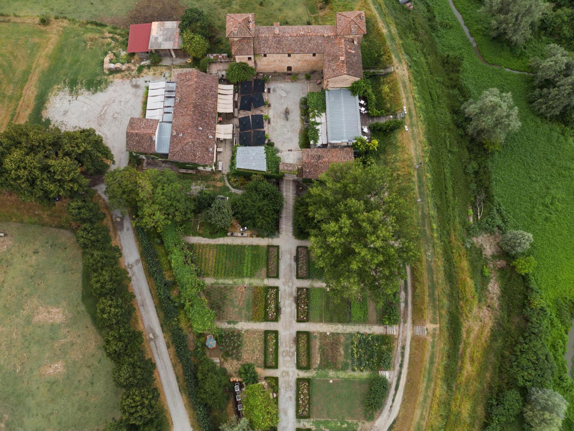 Antica Corte Pallavicina Relais Polesine Parmense Exteriör bild