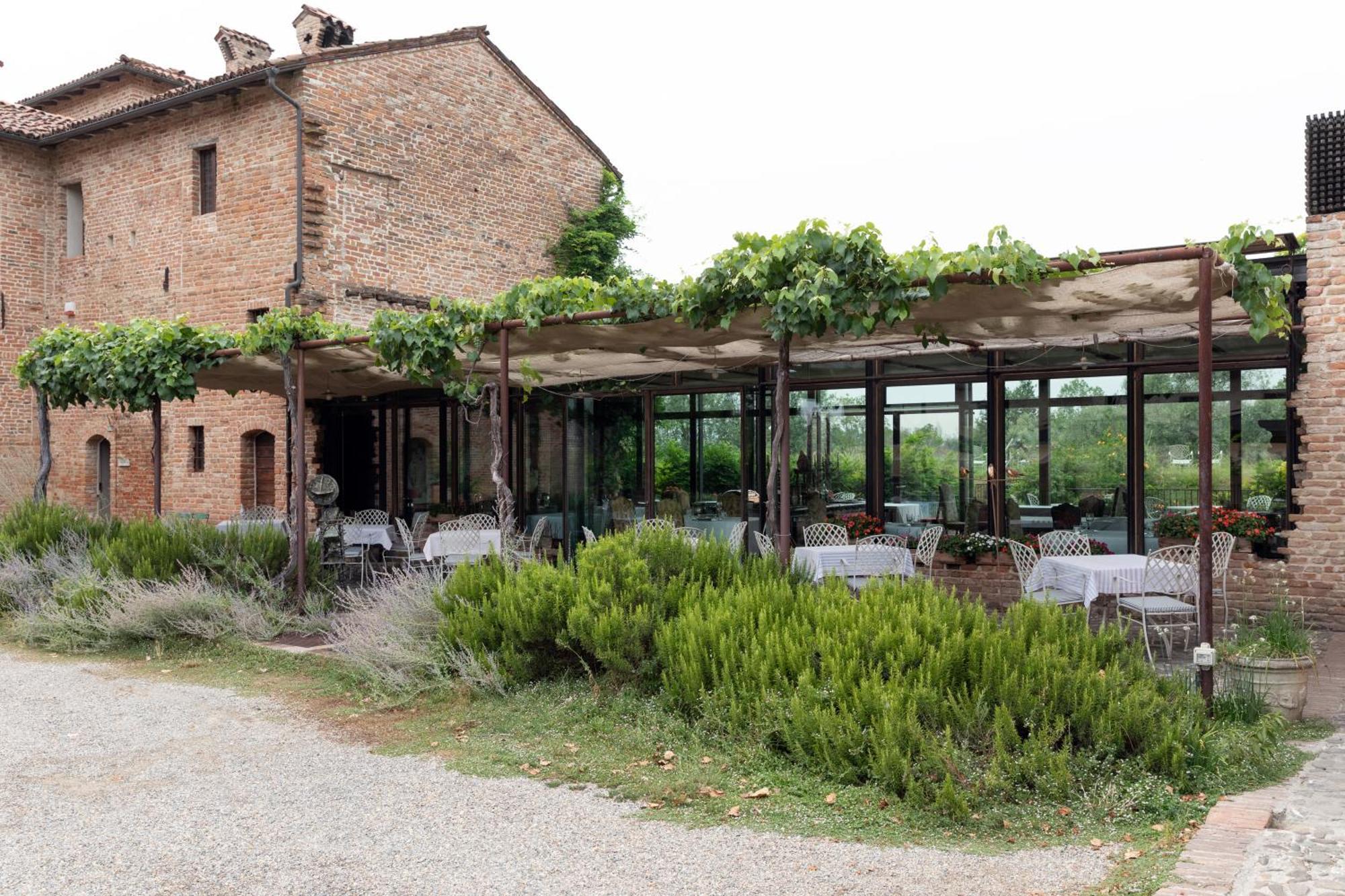Antica Corte Pallavicina Relais Polesine Parmense Exteriör bild