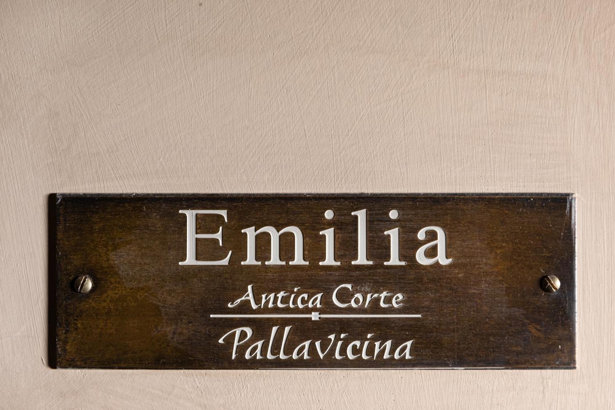 Antica Corte Pallavicina Relais Polesine Parmense Exteriör bild