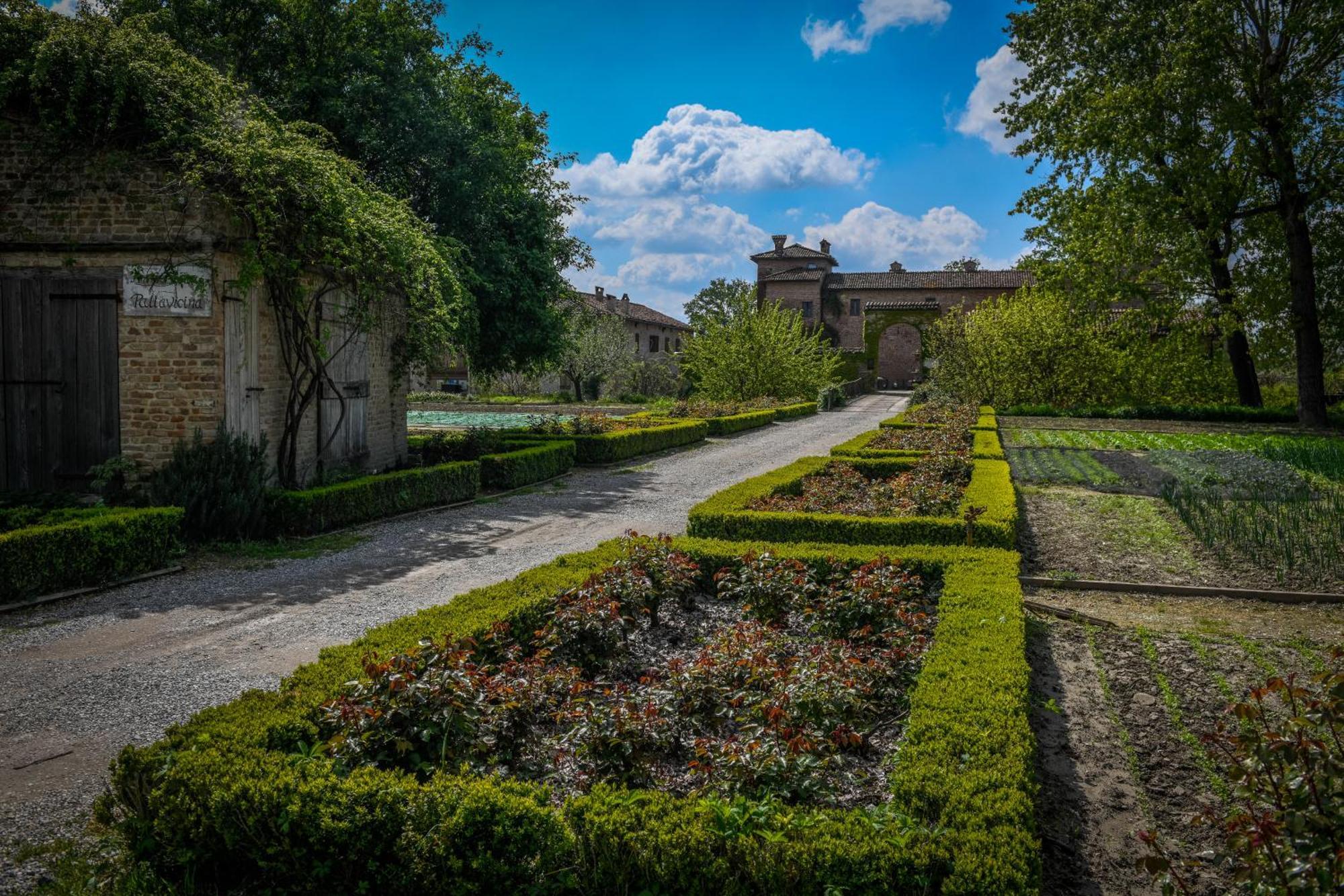 Antica Corte Pallavicina Relais Polesine Parmense Exteriör bild